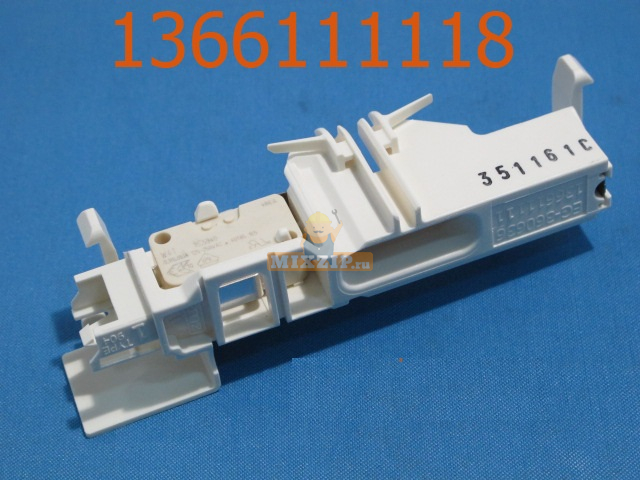 Фиксатор, защелка двери сушильной машины Electrolux, Zanussi, AEG 1366111100